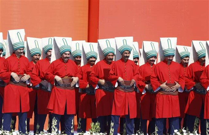 Dünya, Demokrasi ve Şehitler Mitingi'ni böyle gördü - Resim: 2