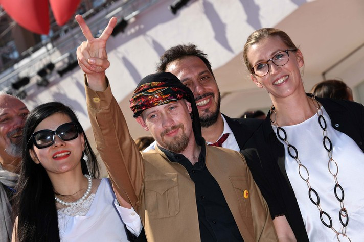 YPG'den Venedik'te kırmızı halıda terör propagandası! - Resim: 2