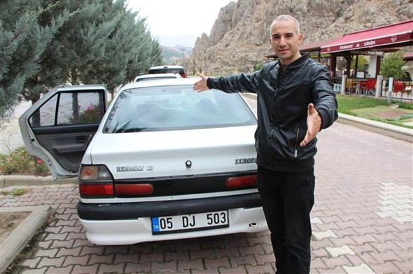 Aldığı arabanın önü 1996, arkası 2000 model çıktı! - Resim: 1