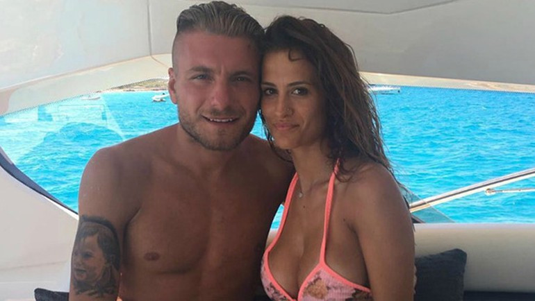 Dünyaca ünlü futbolcuya eşinden büyük intikam - Resim: 1