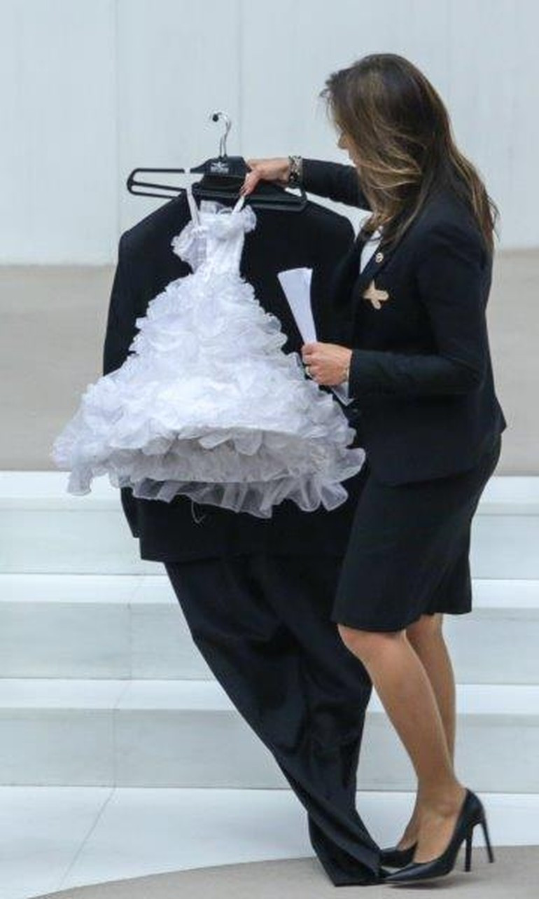 Meclis'te çocuk gelinliği ve damat kıyafeti ile protesto - Resim: 1