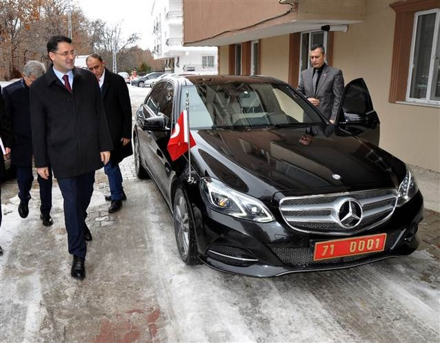 Bir tweet attı, kapısına makam aracı geldi... - Resim: 1