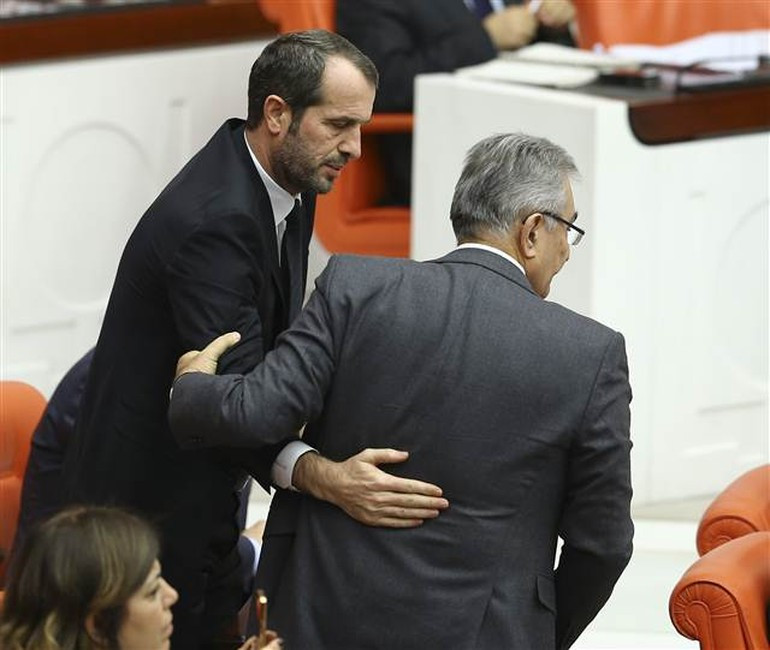 Saffet Sancaklı: Bu olay çok ağır geldi, bir mucize bekliyoruz Allah'tan - Resim: 1