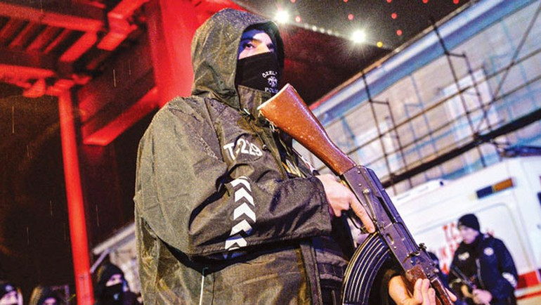 İşte Reina katliamcısının yakalandığı an: Yatağın arkasında - Resim: 2