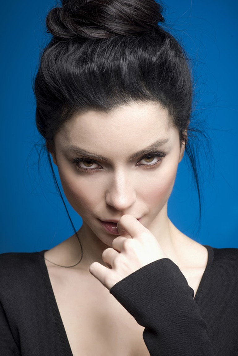 Merve Boluğur: Sert görüntüm kendimi koruma içgüdüsünden - Resim: 2