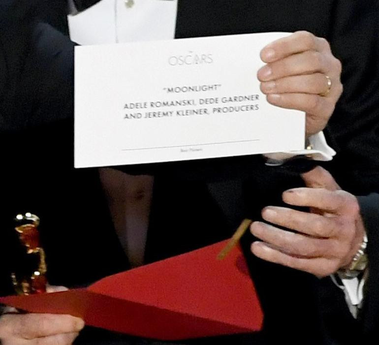 Oscar Ödülleri'nde büyük skandal! Zarflar karışınca... - Resim: 2