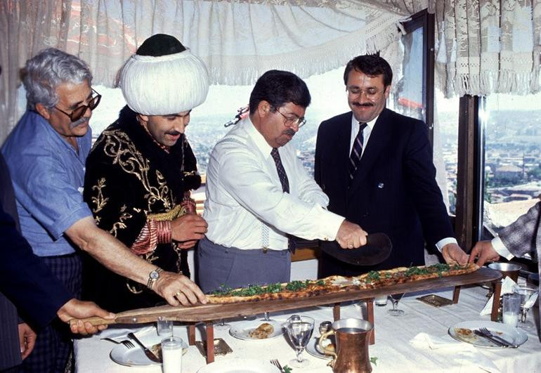 Erkal Zenger'in oğlu kendini yakmak istedi - Resim: 2