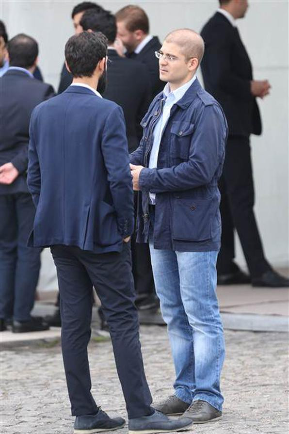 Gül Ailesi taziyeleri kabul ediyor - Resim: 2