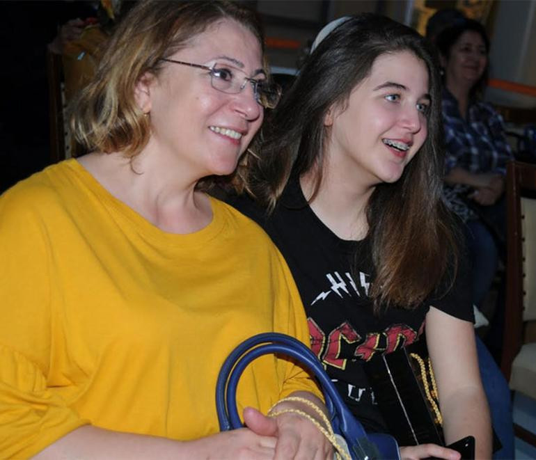 Emine Ün'ün gözyaşları - Resim: 2