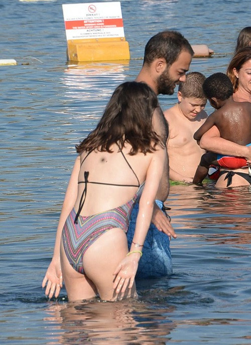 Kerem Fırtına'dan sevgilisi Gizem Denizci'ye mayo uyarısı - Resim: 1