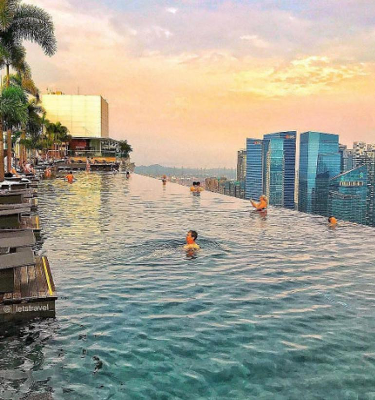 Erkan Petekkaya’nın Singapur tatili zehir oldu! - Resim: 1
