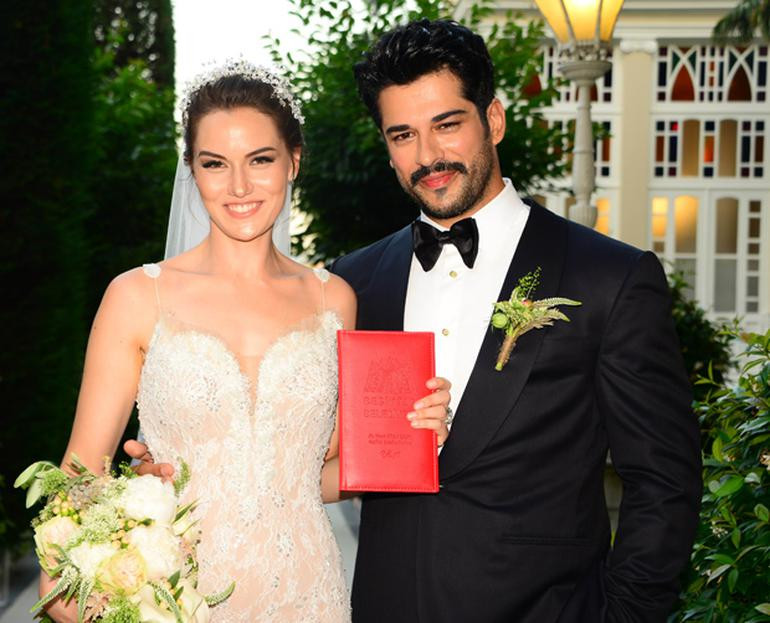 Burak Özçivit , Fahriye Evcen'e taşındı - Resim: 1