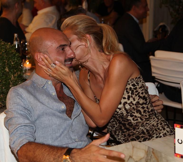 Burcu Esmersoy sevgilisini öpücüğe boğdu - Resim: 1