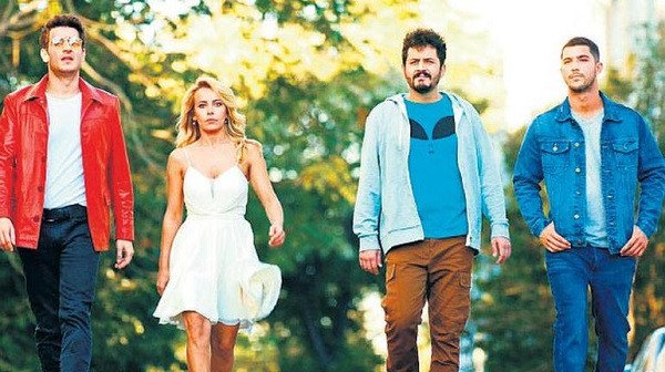 Vildan Atasever'in yeni dizisi Klavye Delikanlıları - Resim: 1