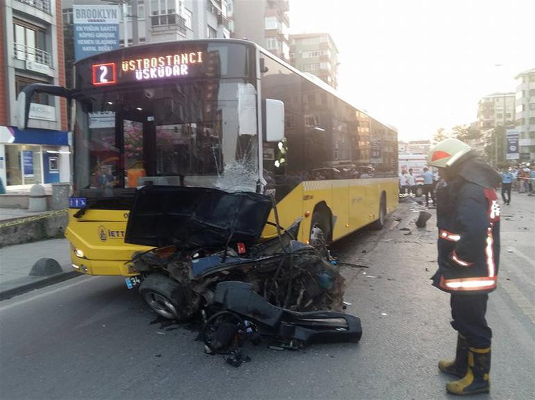 İstanbul'da feci kaza: Ölü ve yaralılar var - Resim: 1