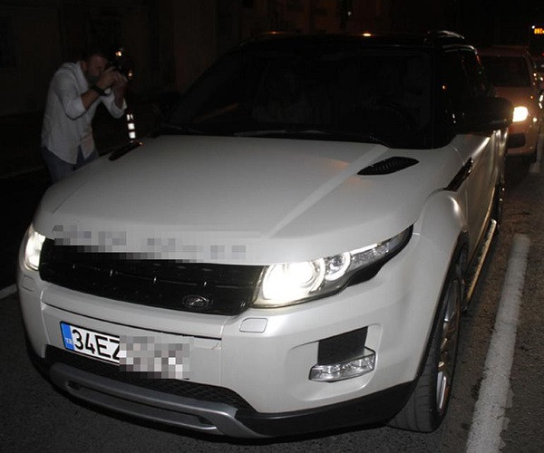 Aleyna Tilki dondurmayı yere attı - Resim: 1