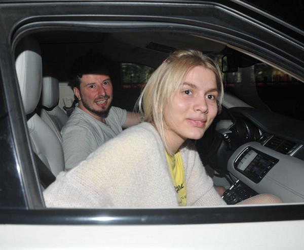 Aleyna Tilki dondurmayı yere attı - Resim: 2