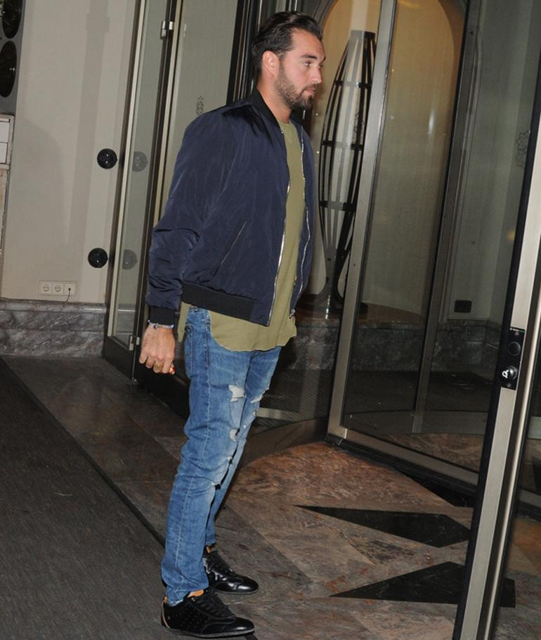 Meryem Uzerli bir erkekle otele girerken fena yakalandı - Resim: 2