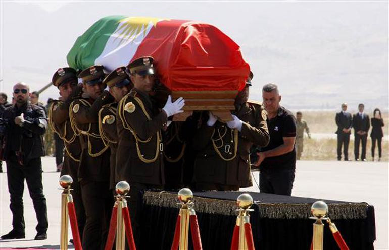 Talabani'ye kalabalık cenaze töreni... Kriz çıktı - Resim: 1