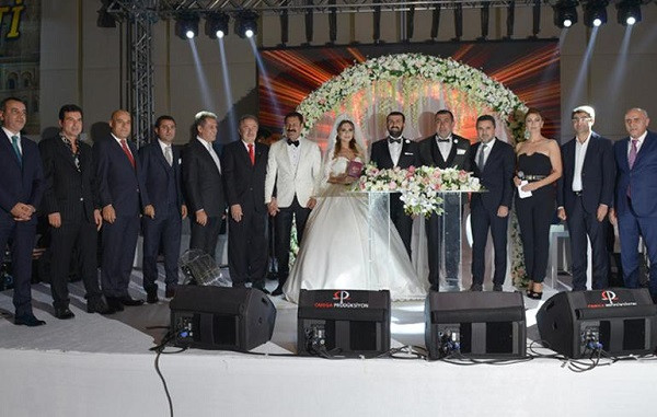 Meşkina Aşireti'nin düğününe ünlü akını - Resim: 1