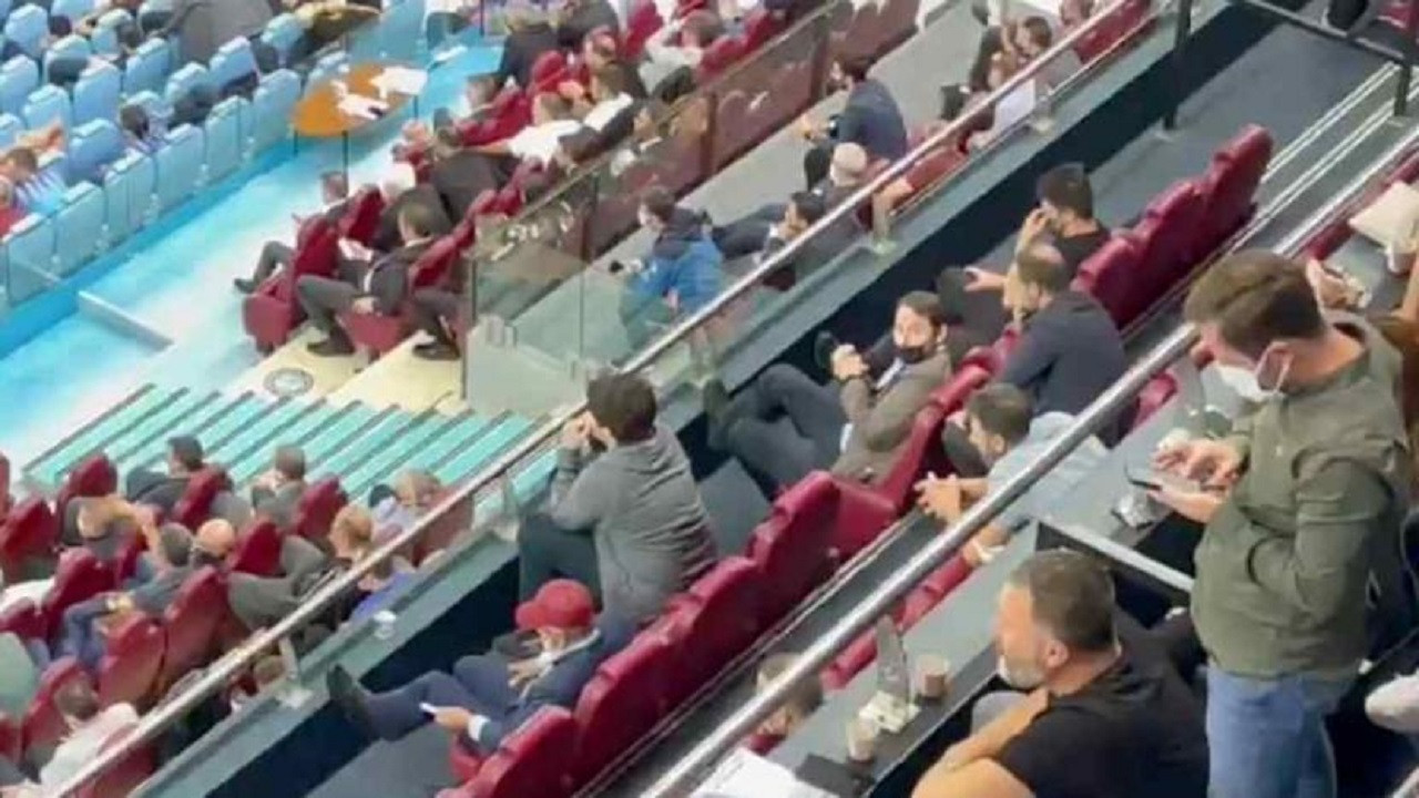 Berat Albayrak Aylar Sonra Ortaya Çıktı: Locada Görüntülendi - Resim: 1