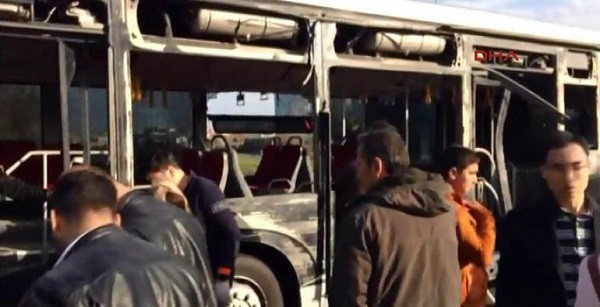 Sefaköy'de metrobüs kazası: Çok sayıda yaralı var - Resim: 1