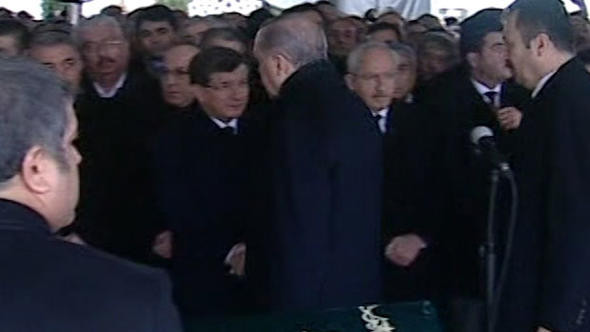 Son dakika: Erdoğan ve Kılıçdaroğlu cenazede el sıkışmadı - Resim: 1