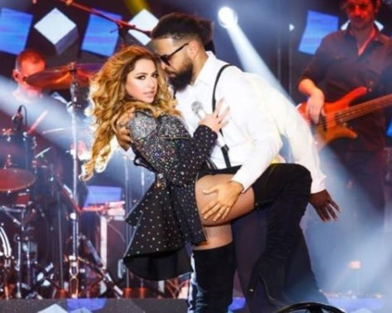 Hadise sahneye mayo ile çıktı, Bostancı'yı salladı - Resim: 1