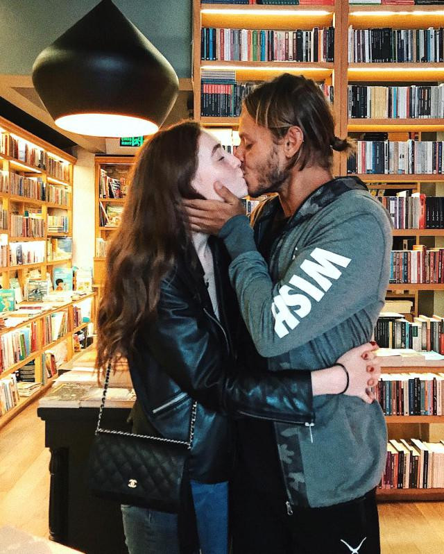 Murat Ceylan sevgilisi Lera Marchuk ile dudak dudağa poz verdi - Resim: 1