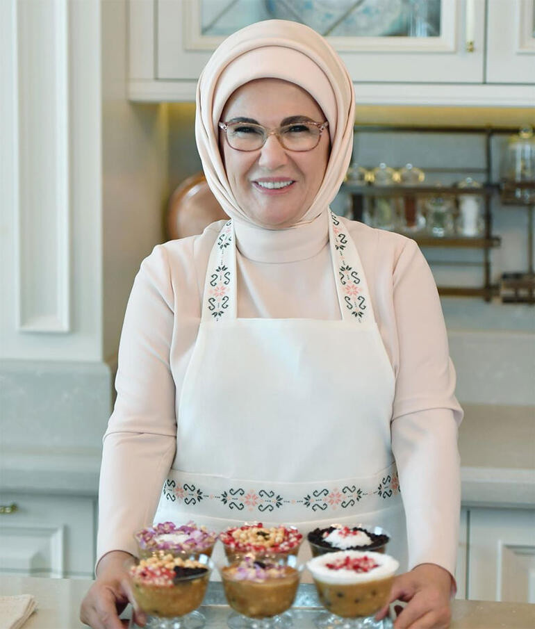 Emine Erdoğan'dan pekmezli aşure tarifi - Resim: 1