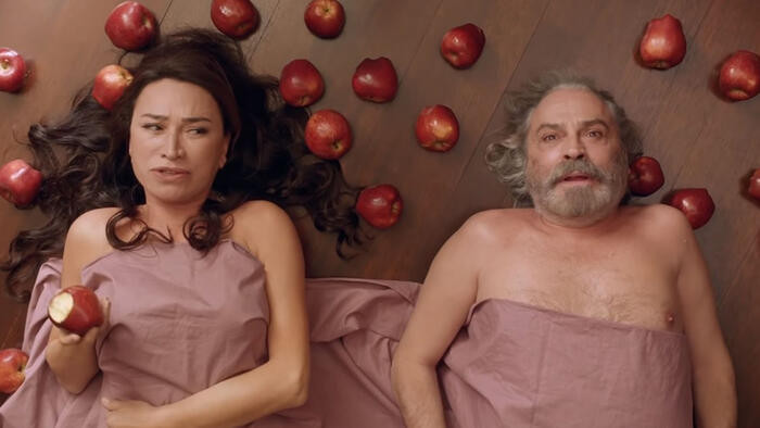 Demet Akbağ, 9 Kere Leyla'da oynadığına pişman mı? - Resim: 1