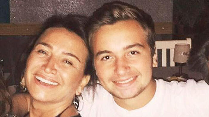 Demet Akbağ, 9 Kere Leyla'da oynadığına pişman mı? - Resim: 2