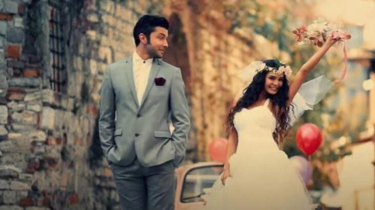 Ebru Şahin Yıllar Önce Ebru Polat'ın Klibinde Oynamış! - Resim: 1