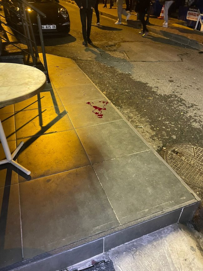 Ünlü Mekana Silahlı Saldırı - Resim: 1