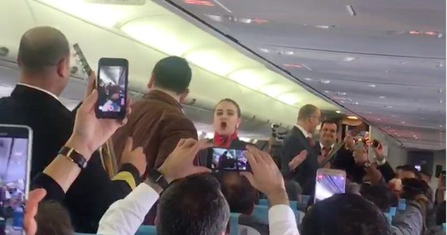 Antalya-Berlin uçağında müthiş sürpriz - Resim: 1