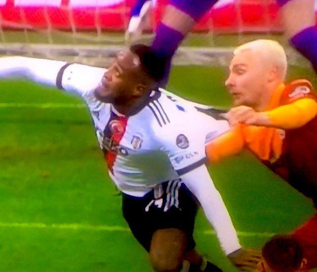 Büyük Derbi Sonrası Ahmet Çakar'dan Flaş İddia: Penaltıyı Yedi! - Resim: 1