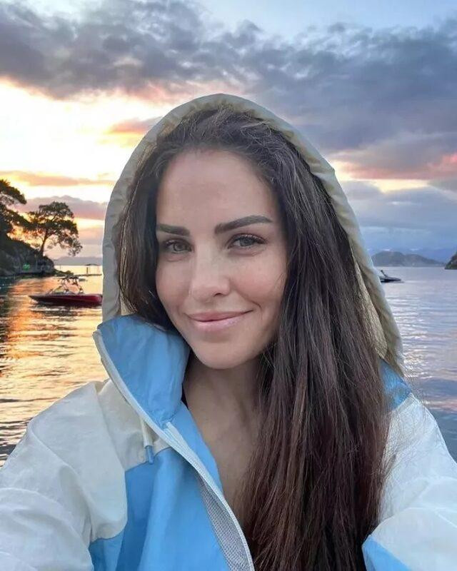 Aslı Tandoğan'ın Son Hali Kendine Hayran Bıraktı: Gençlere Taş Çıkarır - Resim: 1