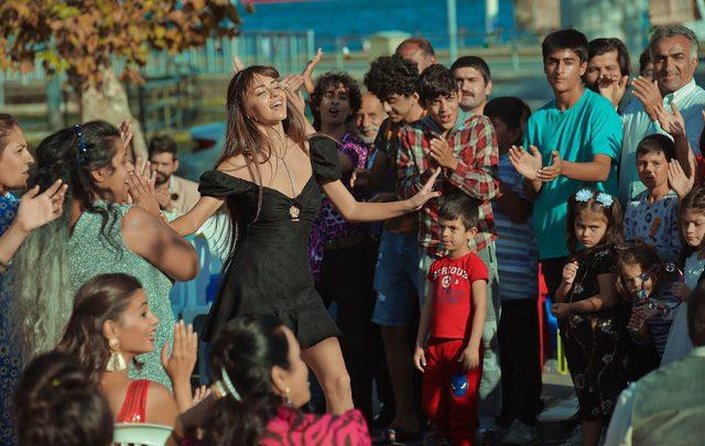 Üç Kuruş'un Leyla'sı Aslıhan Malbora'nın Dansı Gündemden Düşmek Bilmedi - Resim: 1