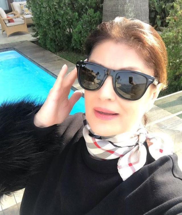 Gülşen Bubikoğlu'ndan Havuz Başında Pastırma Yazı Pozu - Resim: 2