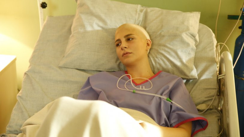 Naz Çağla Irmak, Demir Kadın Neslican için Saçlarını Kazıttı - Resim: 1