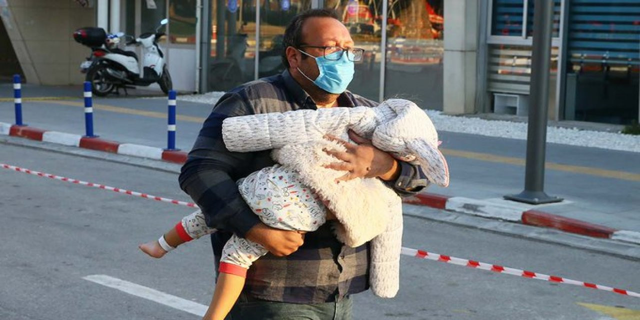 Yine yalnızlar.. Ayda Gezgin babasının kucağında hastaneden böyle çıktı - Resim: 1