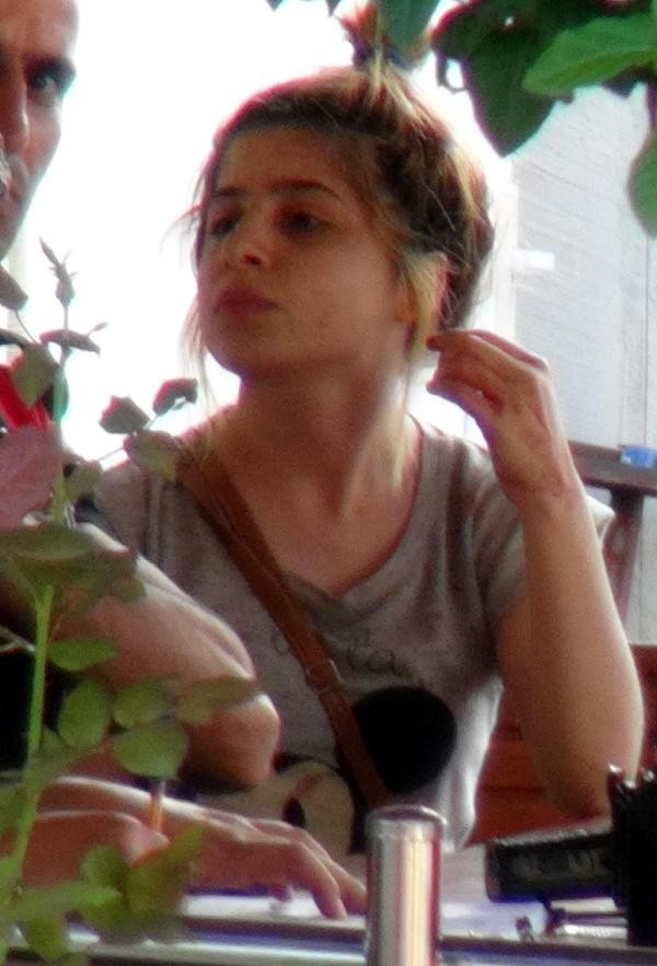 Ağabeyinin kız arkadaşını 'biz dul kadın almayız' diyerek bıçakladı - Resim: 1