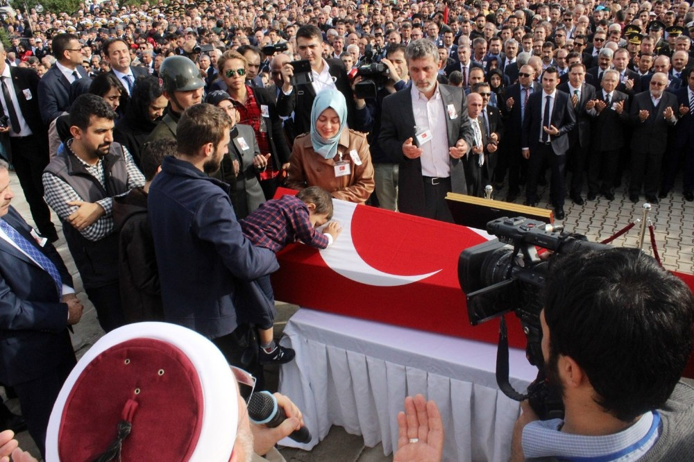 Şehit kaymakamın cenazesine Erdoğan da katıldı: Corç ne demiş, Hans ne demiş bize ne! - Resim: 1