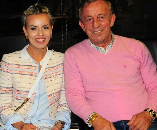 Ağaoğlu altın bileziğiyle kolunda servet taşıyor - Resim: 2