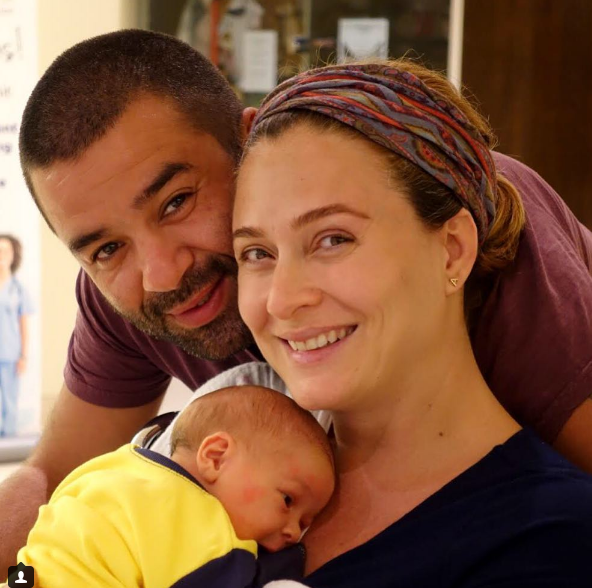 Ceyda Düvenci'ye havalimanında büyük şok - Resim: 1