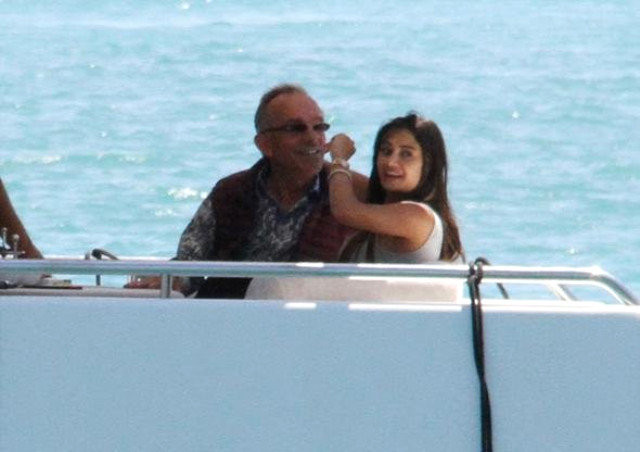 Ali Ağaoğlu'nun kardeşi 5 güzelle görüntülendi! - Resim: 2