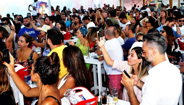 Gülşen'den öpüşme itirafı - Resim: 1