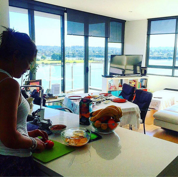 Dansöz Tanyeli'nin evi takipçilerini şaşırttı! - Resim: 1