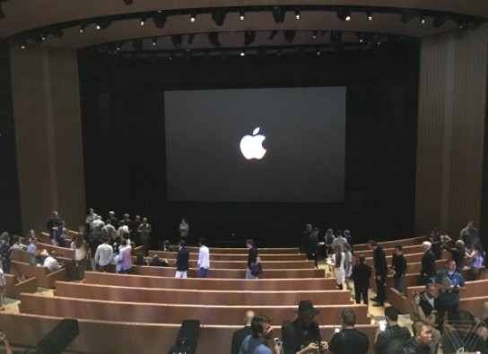 Son dakika: Apple yeni iPhone 8'i tanıtıyor! Dünyanın gözü burada! CANLI - Resim: 1