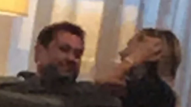 Ece Erken havaalanında bir erkekle böyle yakalandı, açıklama geldi - Resim: 1